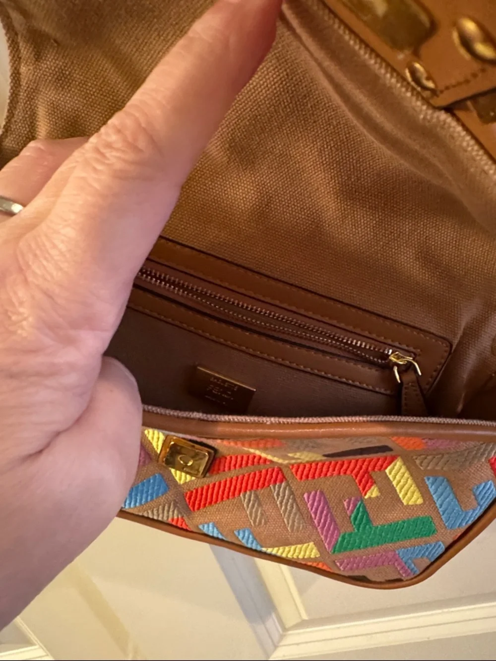 Hand & Shoulder Bag - Picture 3 of 4